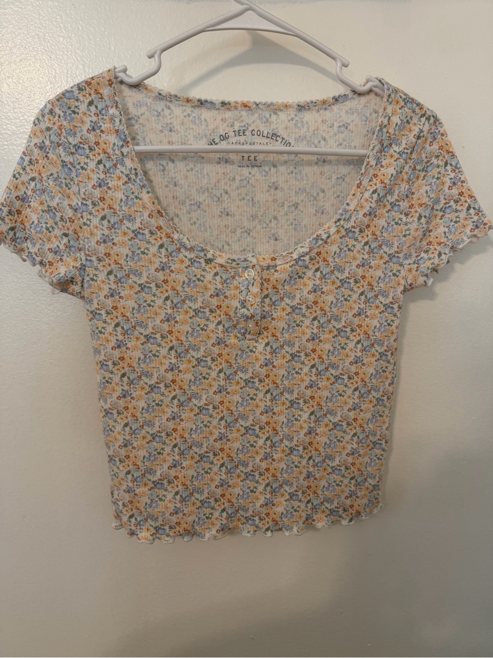 Aeropostale Yellow & Blue Floral Ribbed Scoop Crop Top